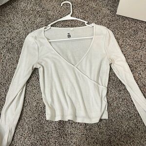 Me to We Pacsun Long sleeve v-neck, crop top